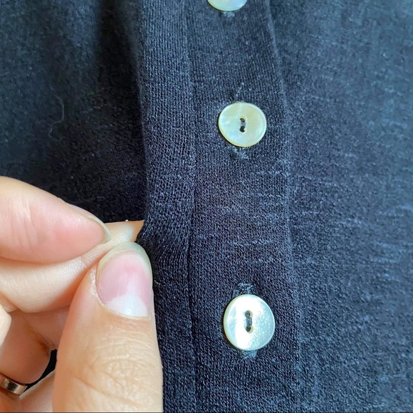 pebble and Stone short sleeve shirt with iridescent buttons - Picture 3 of 5